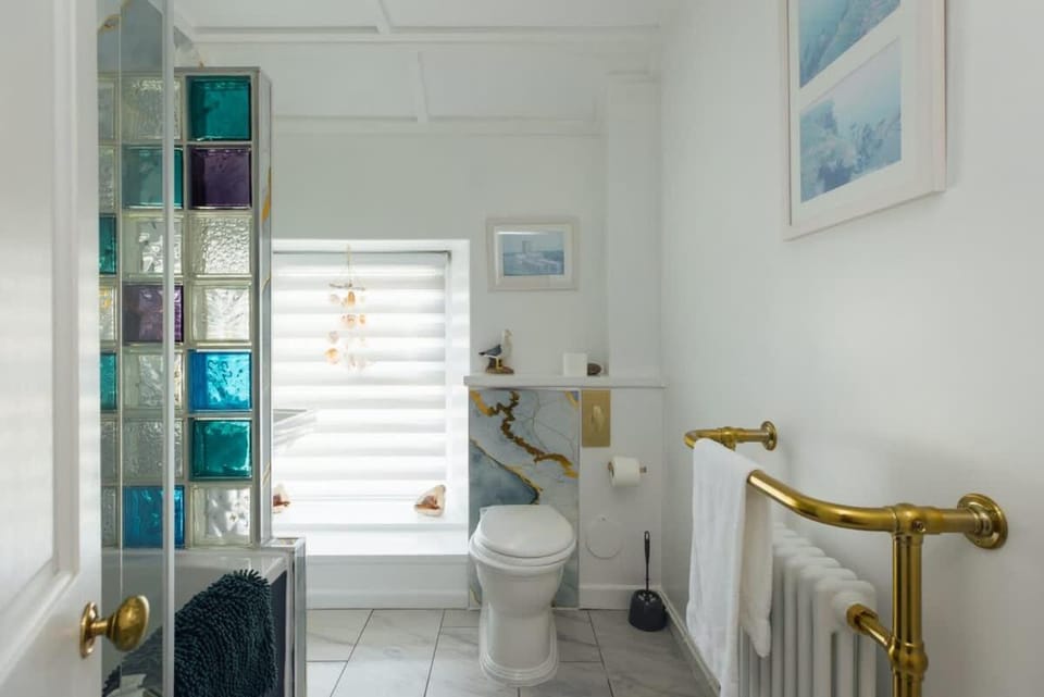 Cosy Welsh Cottage in St Davids Centre with Garden House in Saint Davids