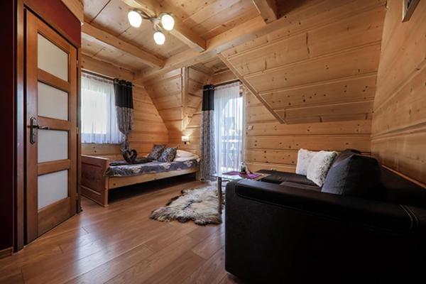 Bed, Photo of the whole room, Seating area, Bedroom