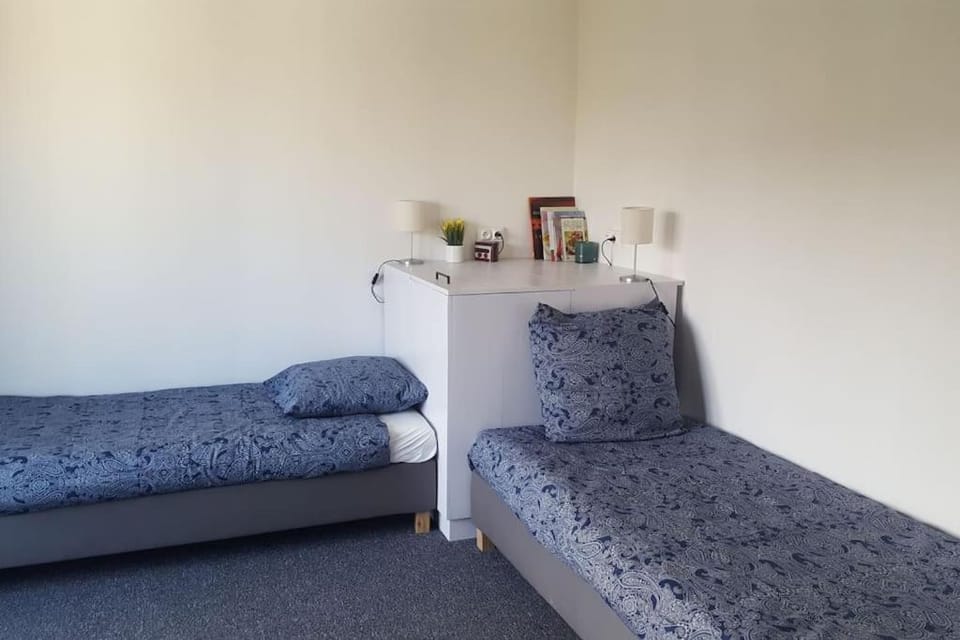 Studio 2 lits jumeaux 1 station Tram aéroport Orly Apartment in Île-de-France