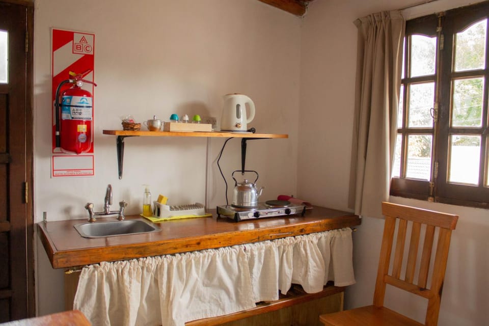 Coffee/tea facilities, Food and drinks, Dining area