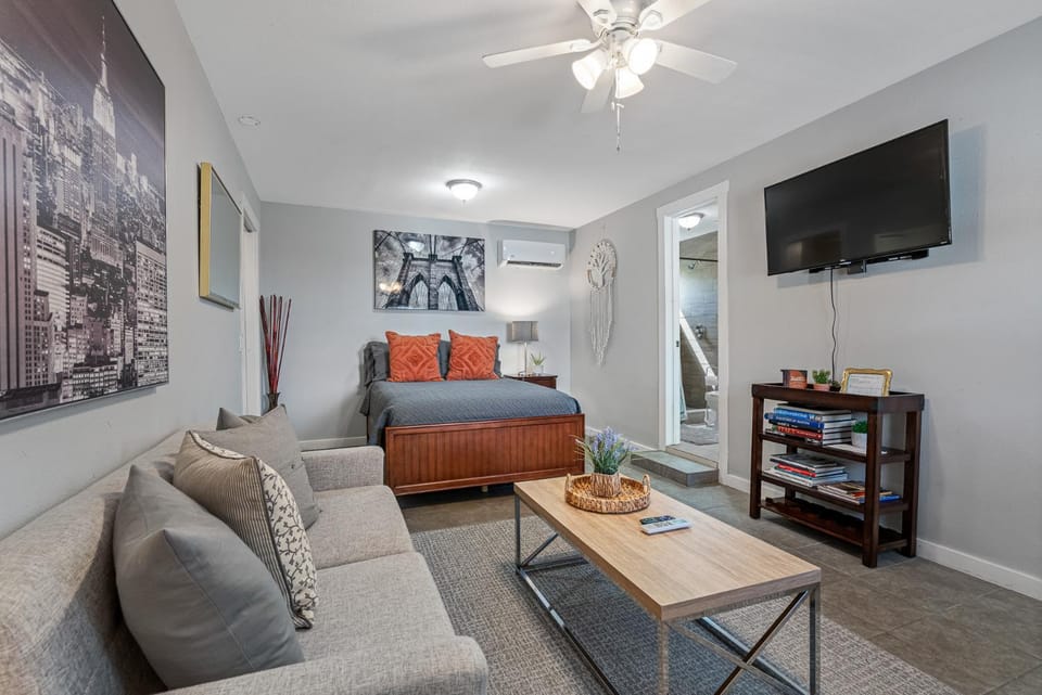 Bed, TV and multimedia, Living room, Bedroom