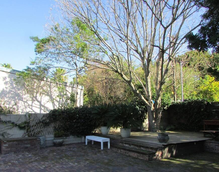 Lovely 1-bedroom rental with a pool Apartment in Cape Town