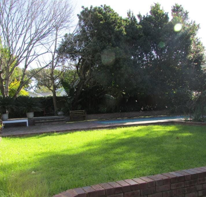 Lovely 1-bedroom rental with a pool Apartment in Cape Town