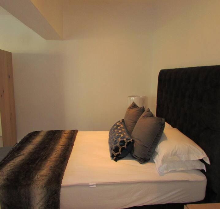 Lovely 1-bedroom rental with a pool Apartment in Cape Town