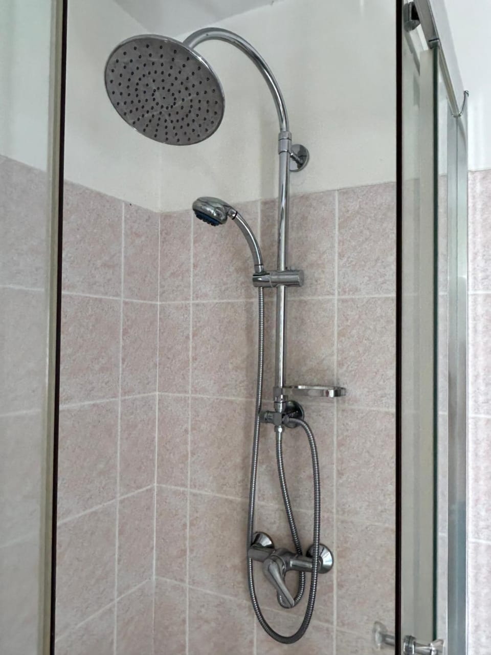 TROIS ILETS-GRAND STUDIO-VUE MER PARADISIAQUE-PISCINE -BIEN SITUE- WIFI GRATUITE- PRES de la Plage 3 minutes à pieds -DES Commerces et Restaurants Apartment in Les Trois-Îlets