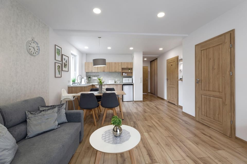 Living room, Seating area, Dining area, minibar, stove