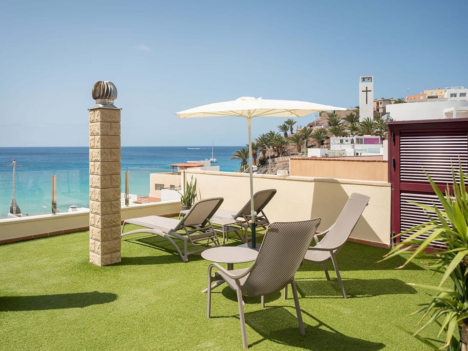 Natural landscape, Solarium, Balcony/Terrace, Sea view, sunbed