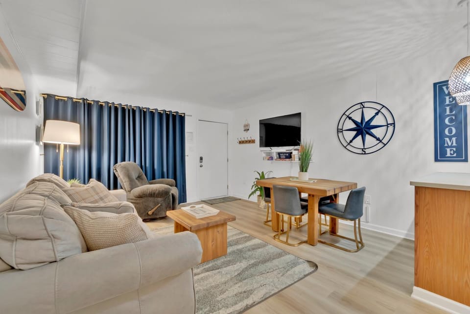 TV and multimedia, Living room, Dining area, internet, air conditioner