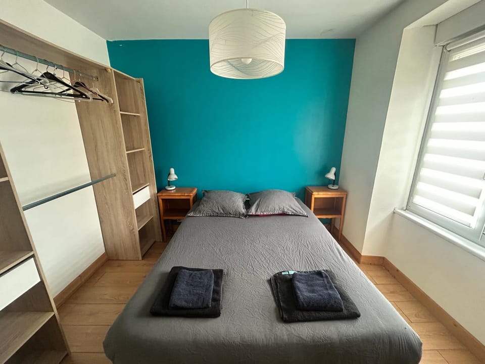 Bed, Photo of the whole room, Bedroom, wardrobe