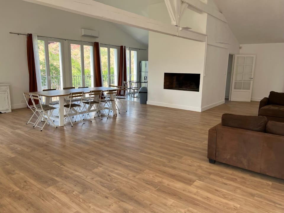 Communal lounge/ TV room, Living room, Seating area, Dining area