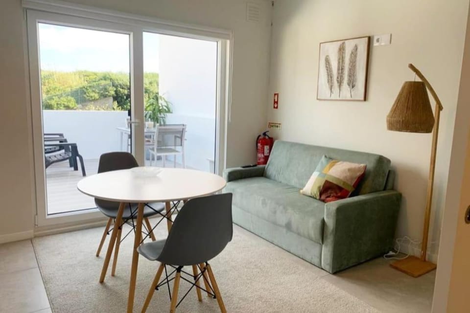 Patio, Balcony/Terrace, Living room, Dining area