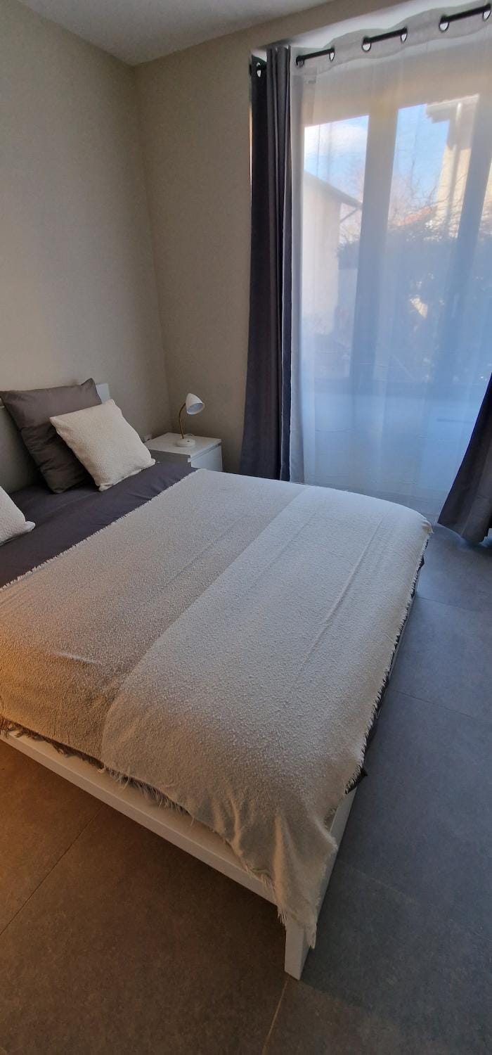 Bed, Bedroom