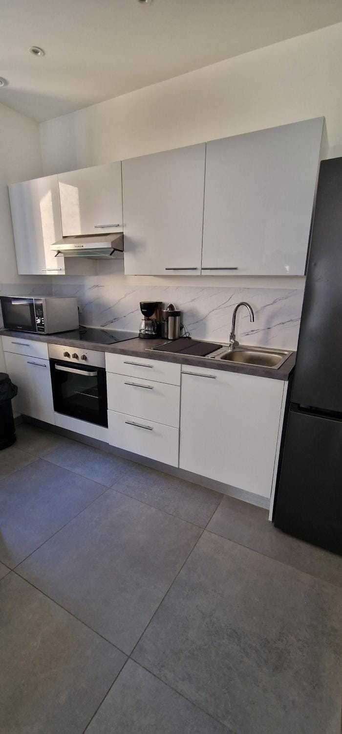 Kitchen or kitchenette, minibar, pet friendly, stove
