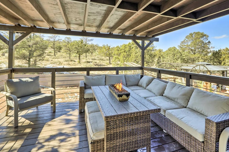 Hot Tub & Deck: Pet-Friendly Home in Payson House in Payson