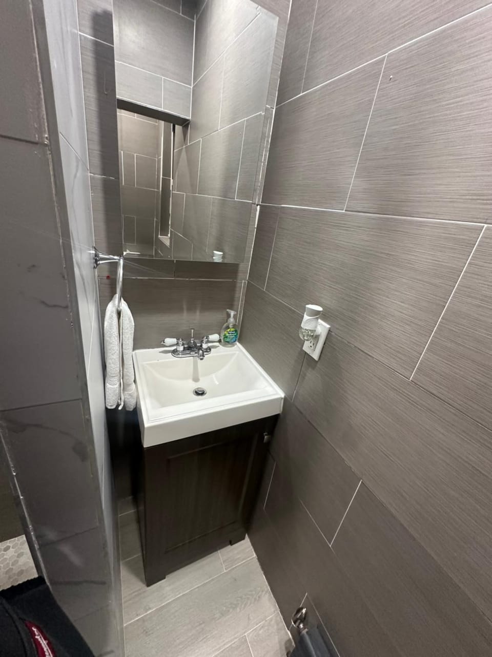 Upscale Relax 2 Bedroom near Yankee Stadium 14 min drive Apartment in New Rochelle