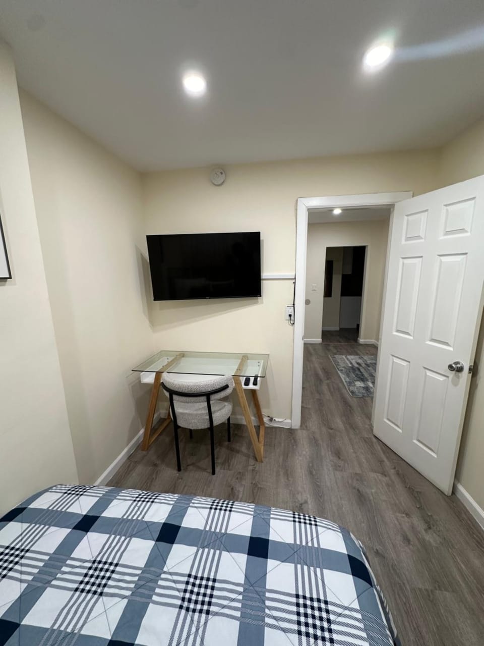 Upscale Relax 2 Bedroom near Yankee Stadium 14 min drive Apartment in New Rochelle