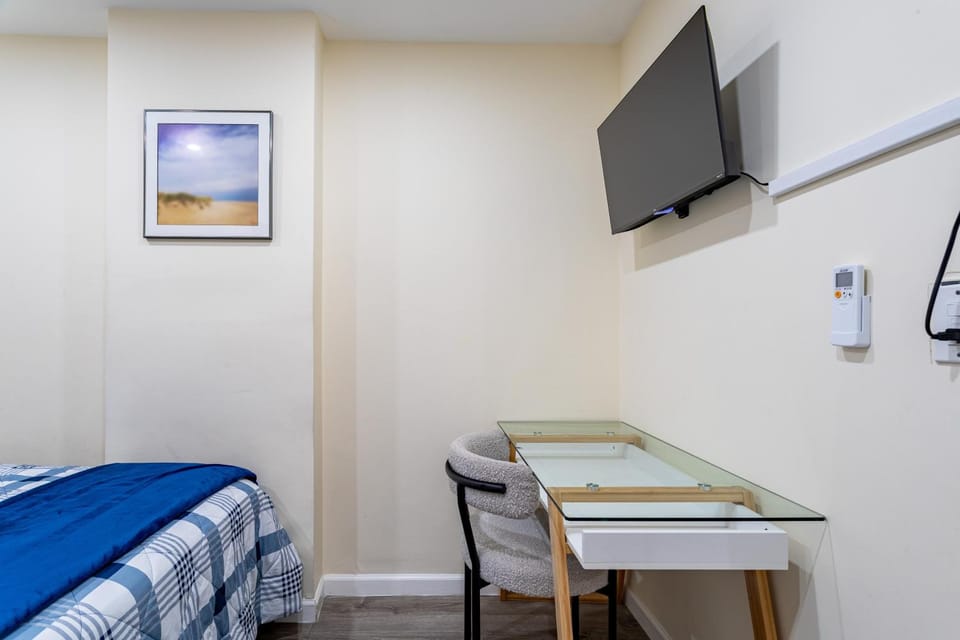 Luxe Retreat 2 Bedroom Hideaway Minutes from NYC Apartment in New Rochelle