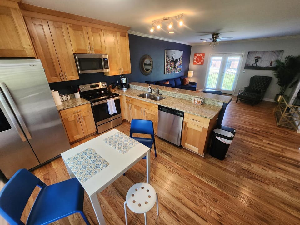 Amazing ATL downtown houses - minutes walk to bars, food and transport! House in Atlanta