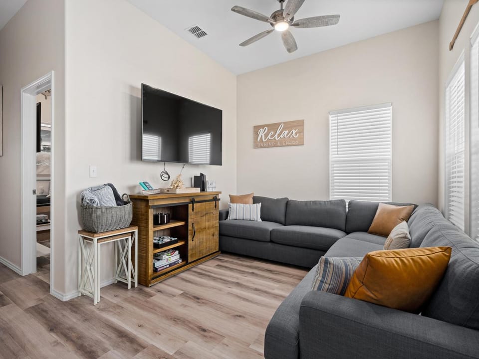 TV and multimedia, Living room, Seating area, furniture