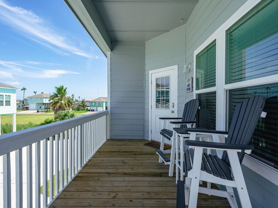 Neighbourhood, Balcony/Terrace, Seating area