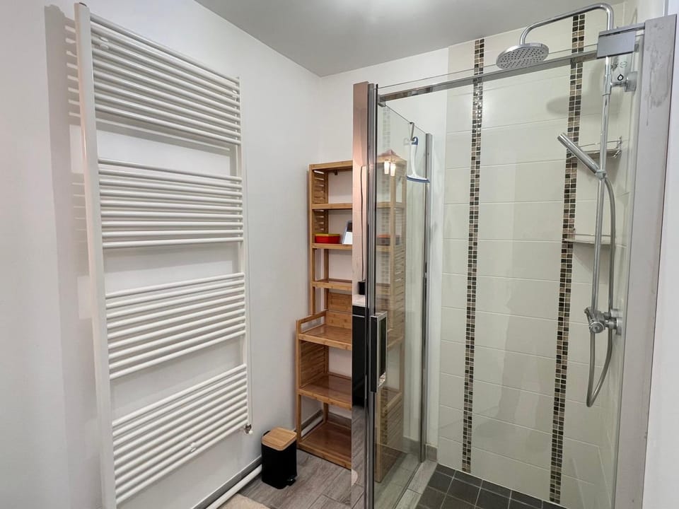Charmant T2 moderne et lumineux avec climatisation et parking à Aix-les-Bains Apartment in Aix-les-Bains