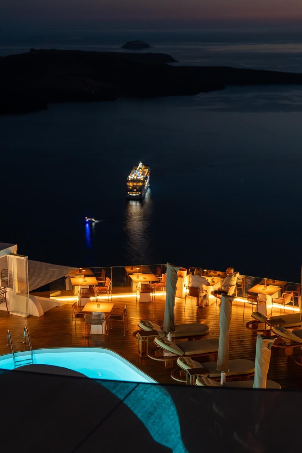 Sun Rocks Boutique Hotel - Caldera View Suites & Sunset Dining Experience Hotel in Thera