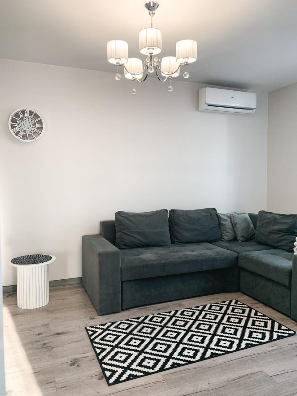 Apartments Domovik Трьохкімнатна квартира , Миру 11 с кв 19 Apartment in Hungary