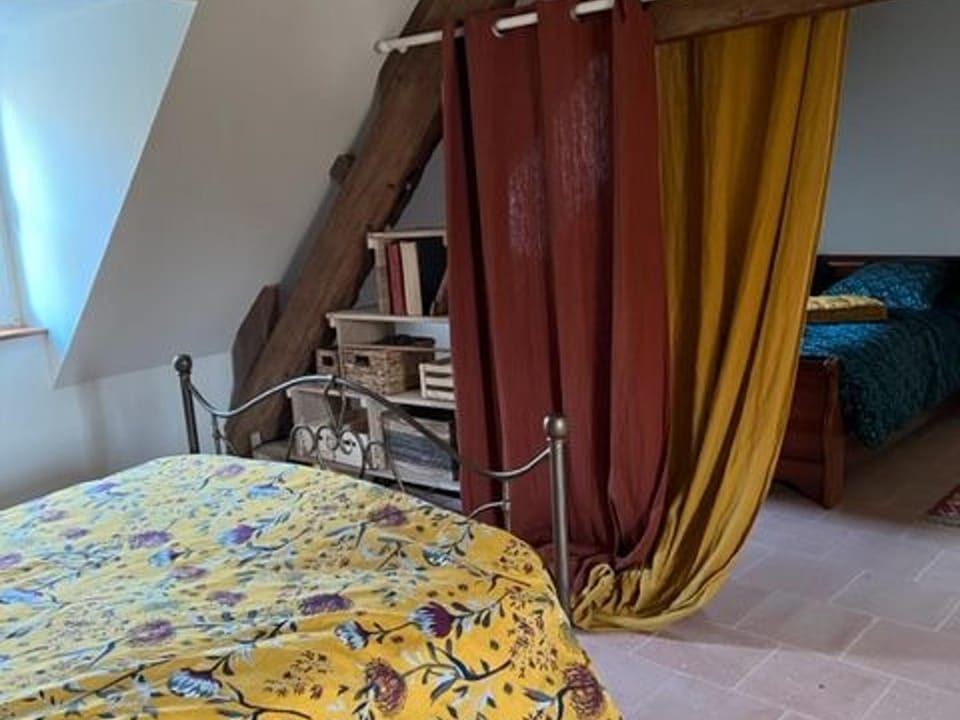 Retraite paisible avec cheminée, étang privé et chalet près du Mans - FR-1-410-382 House in Pays de la Loire