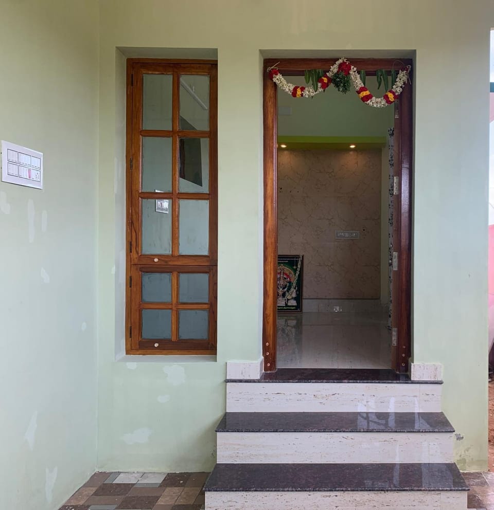 Patio, Facade/entrance
