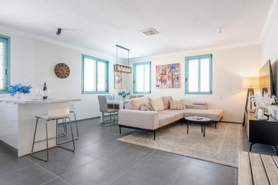 Living room, Dining area, kitchen