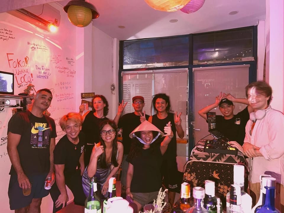 Restaurant/places to eat, Alcoholic drinks, group of guests