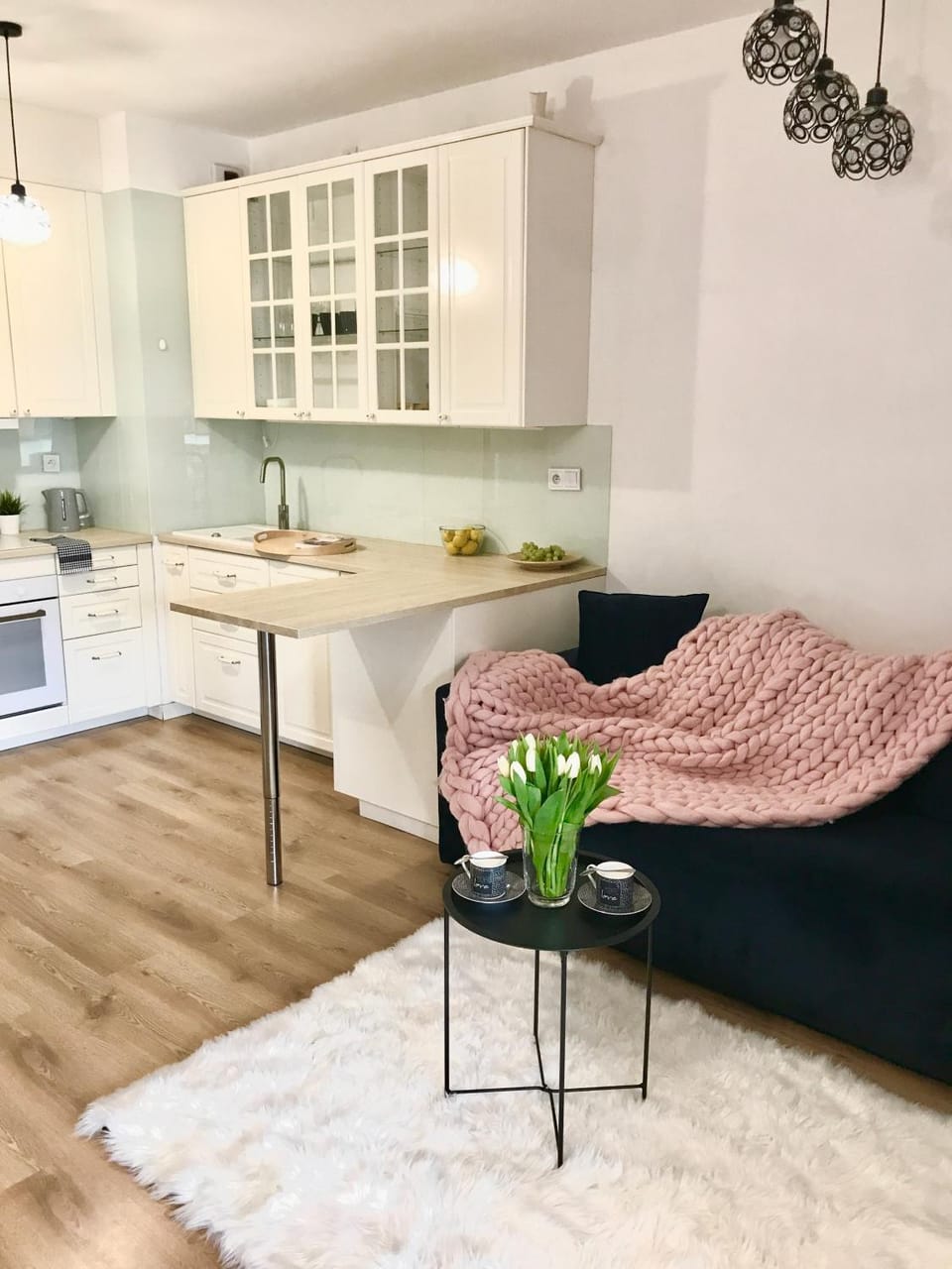 Kitchen or kitchenette, Living room, Seating area, Dining area, pet friendly, stove
