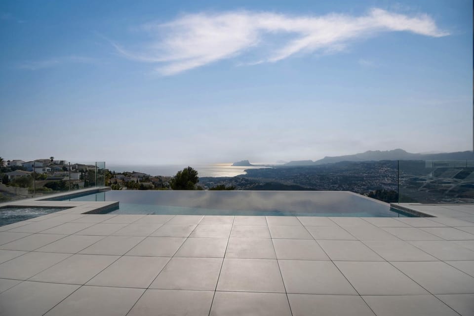 Hot Tub, Mountain view, Sea view, Swimming pool