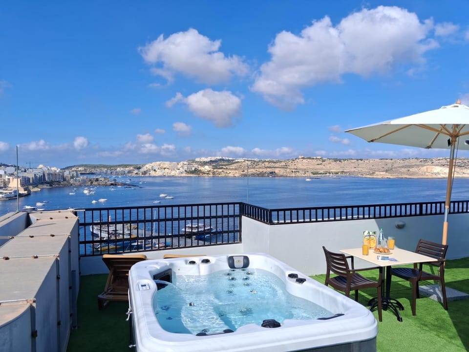 Hot Tub, Balcony/Terrace, Sea view