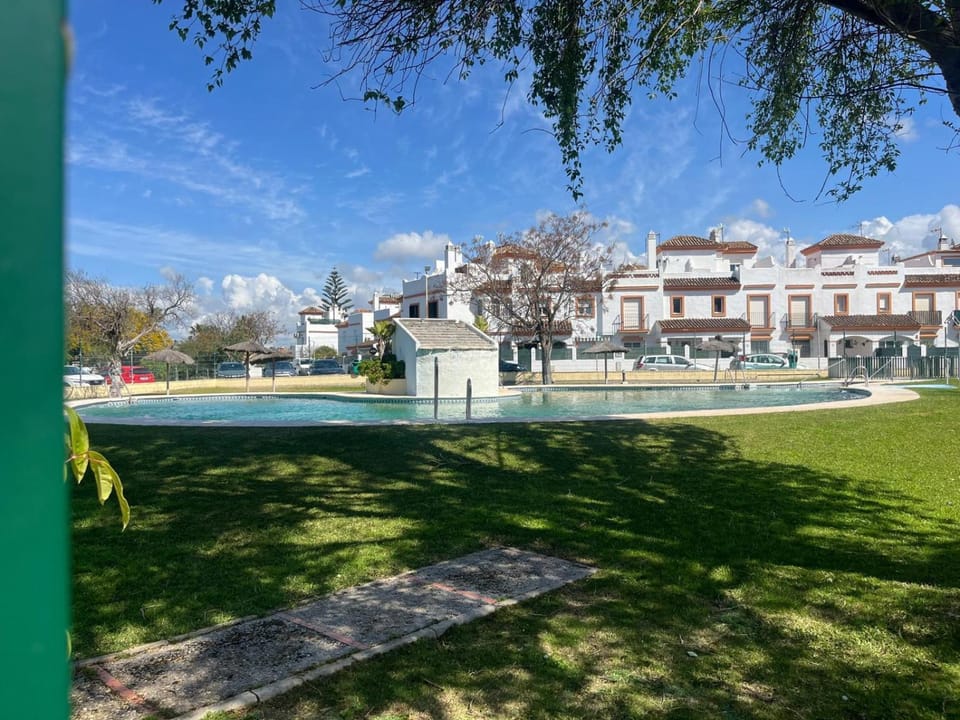 Apartaclub La Barrosa, 2 dormitorios, junto a la playa Apartment in Chiclana de la Frontera