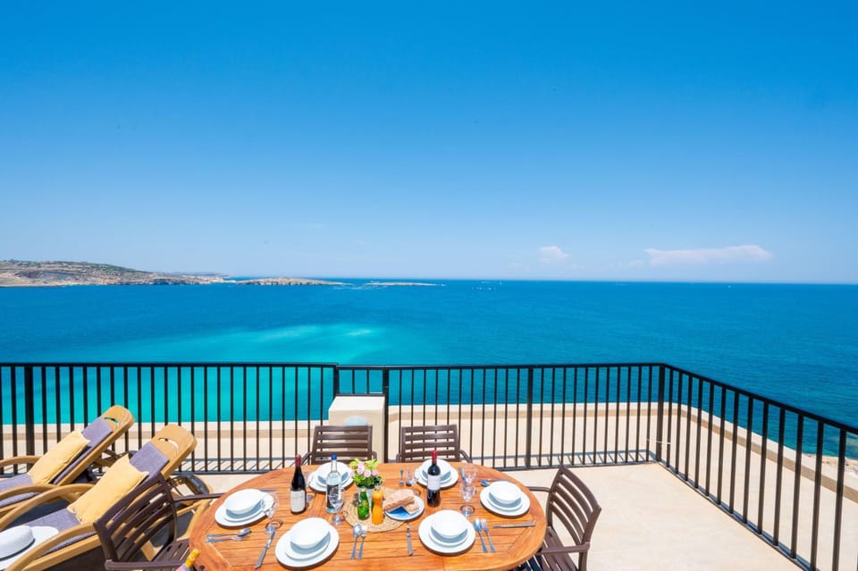 BBQ facilities, Balcony/Terrace, Living room, Sea view