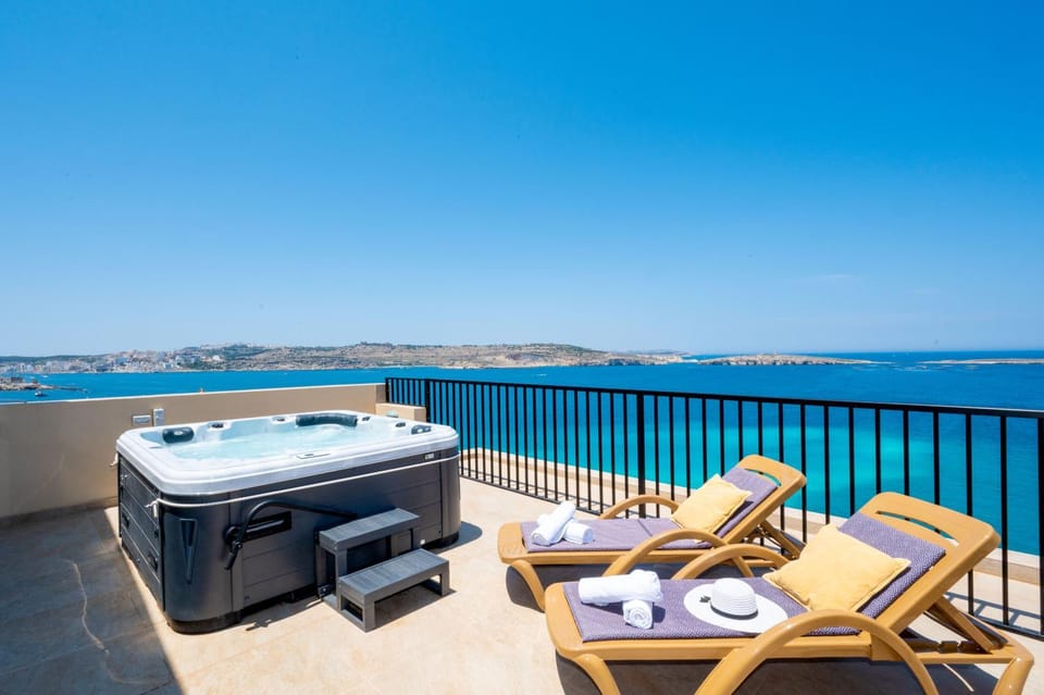 Hot Tub, Balcony/Terrace, Sea view, sunbed