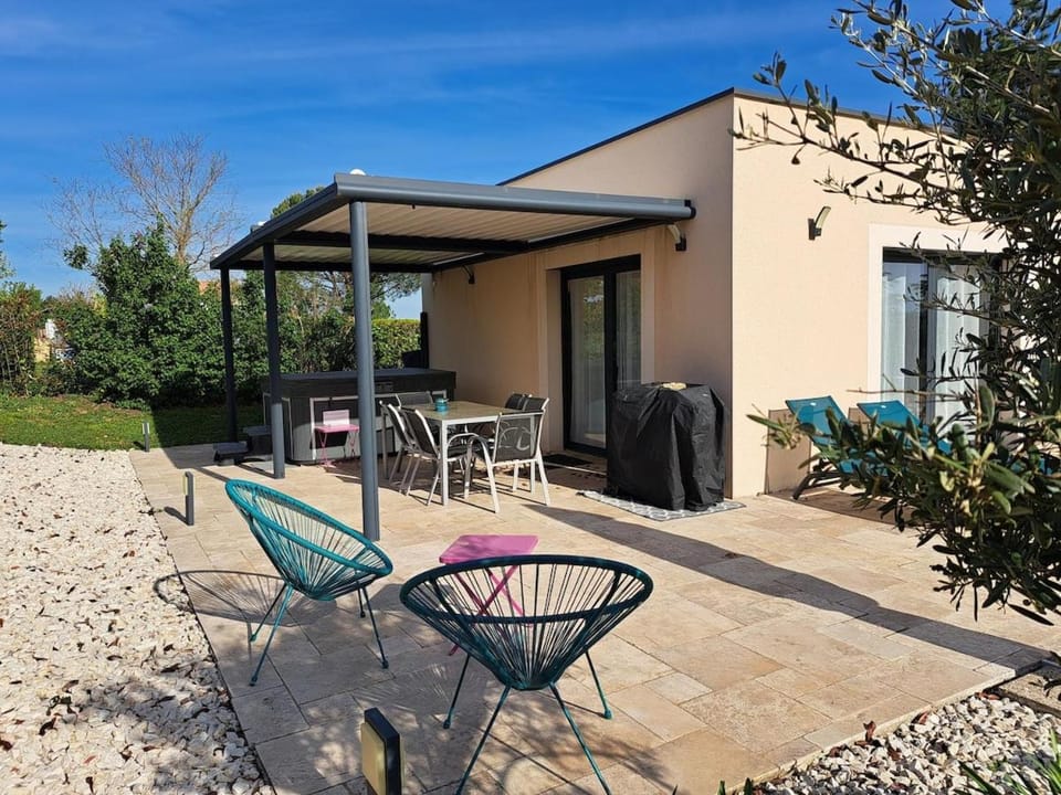 Patio, Garden, Balcony/Terrace