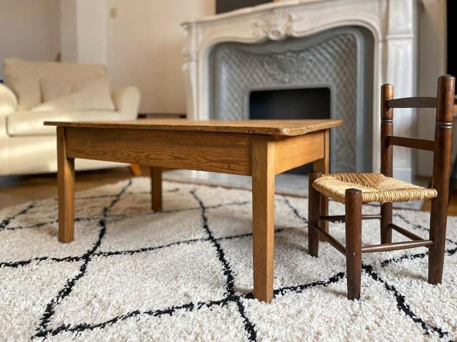Living room, flat iron