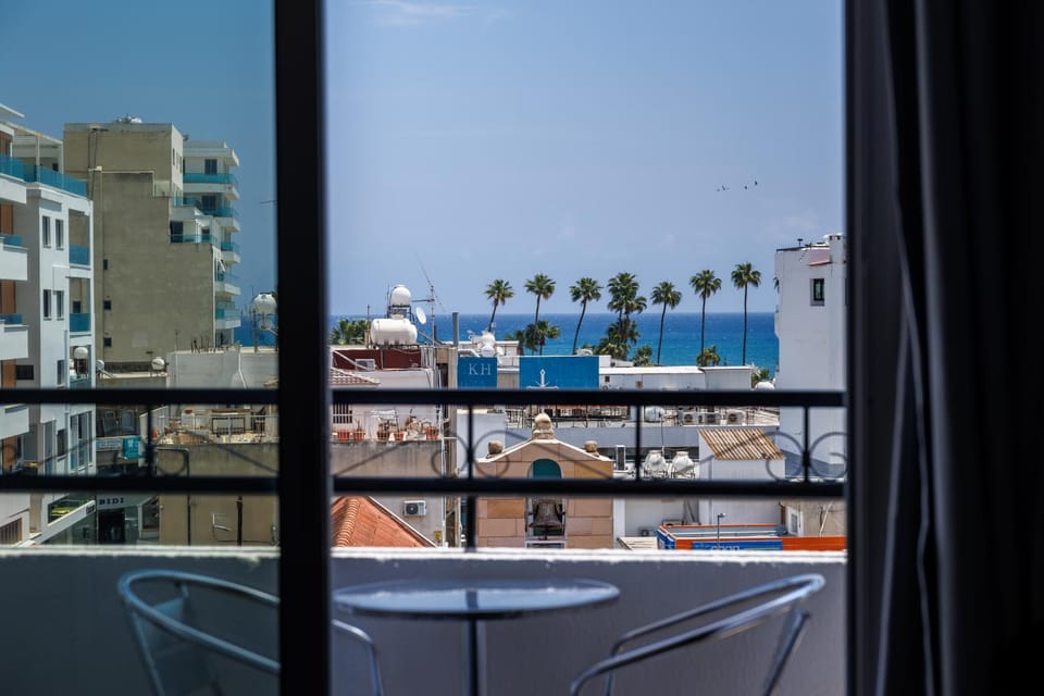 Sea View City Centre 3bed Apartment Apartment in Larnaca