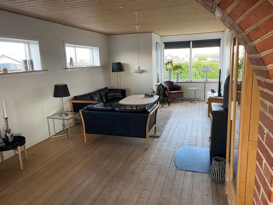 200 m til havet - fri adgang til svømmehal House in Central Denmark Region