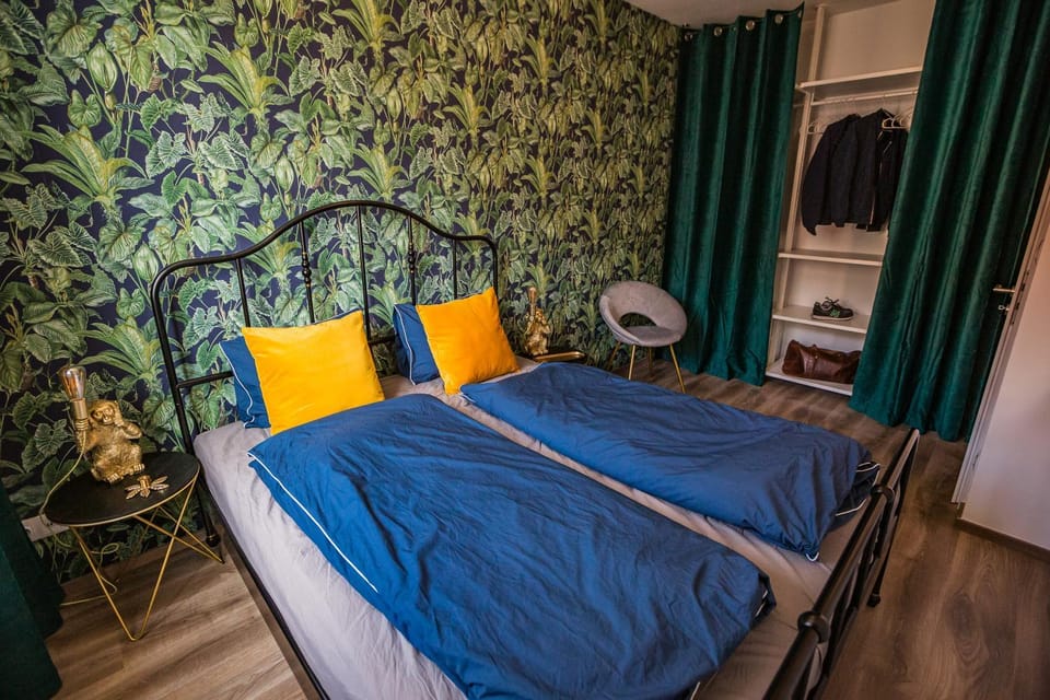 Bed, Bedroom, furniture, furniture, furniture, wardrobe, air conditioner, air conditioner