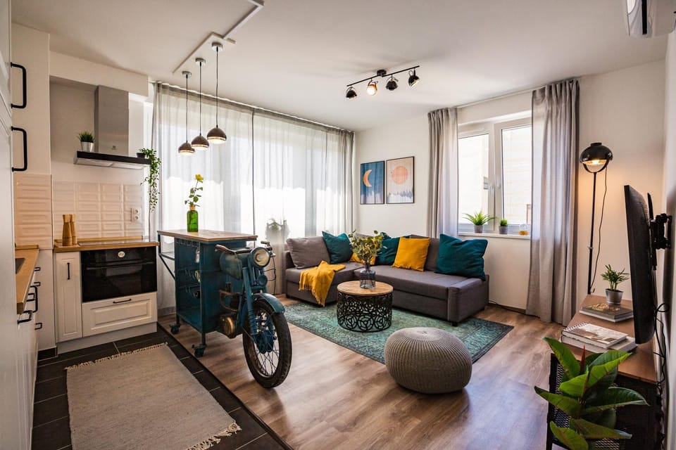 TV and multimedia, Living room, Dining area, Evening entertainment, Entertainment, Inner courtyard view, locker, locker