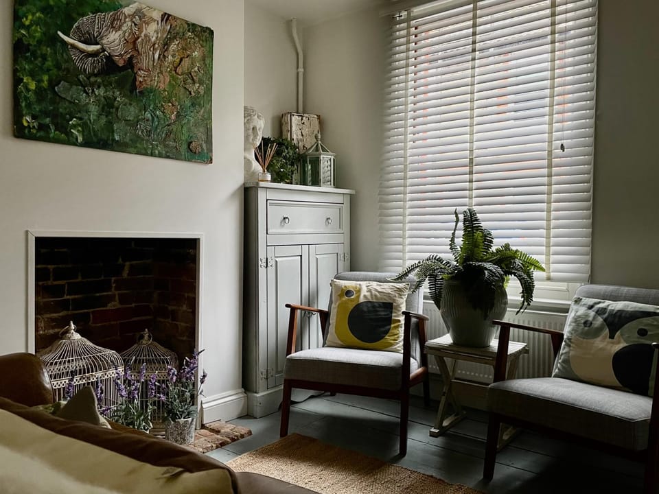 Living room, Seating area, flat iron