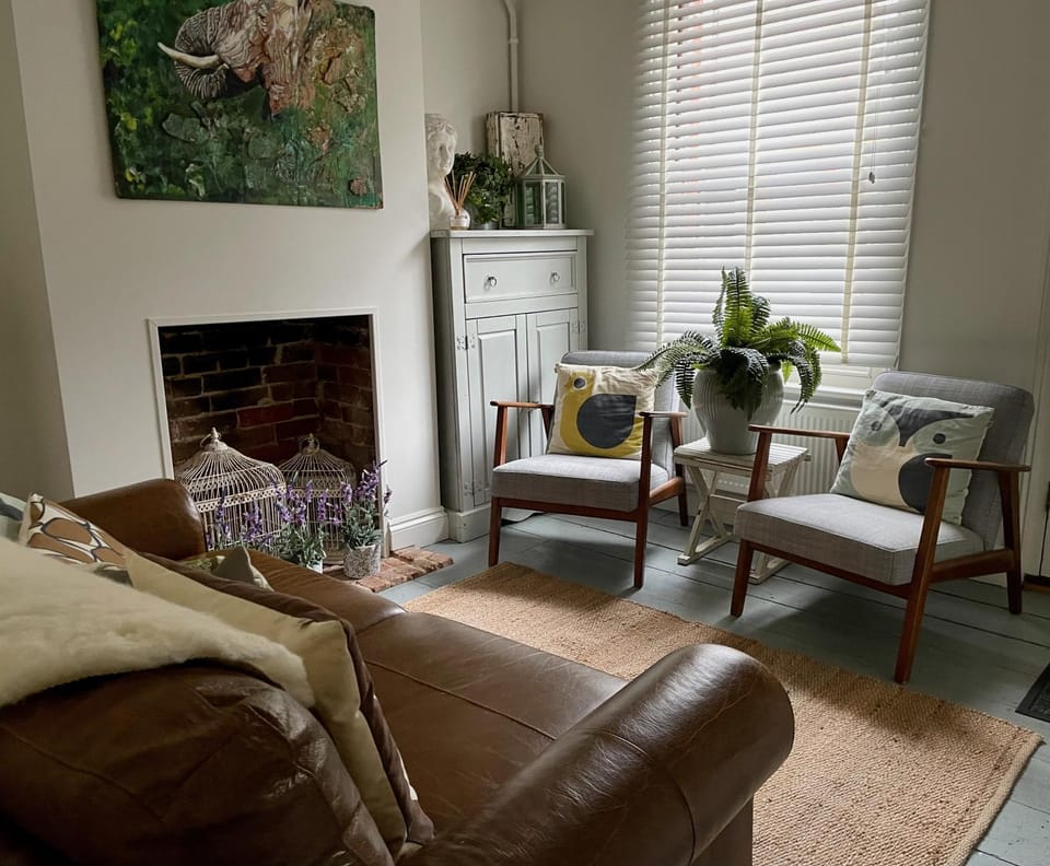 Living room, Seating area, flat iron