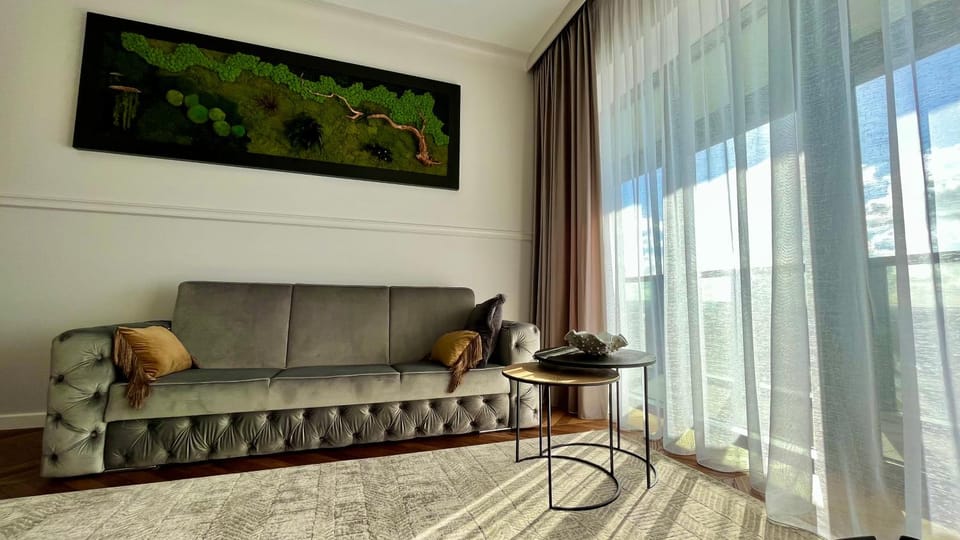 TV and multimedia, Living room, Seating area, City view