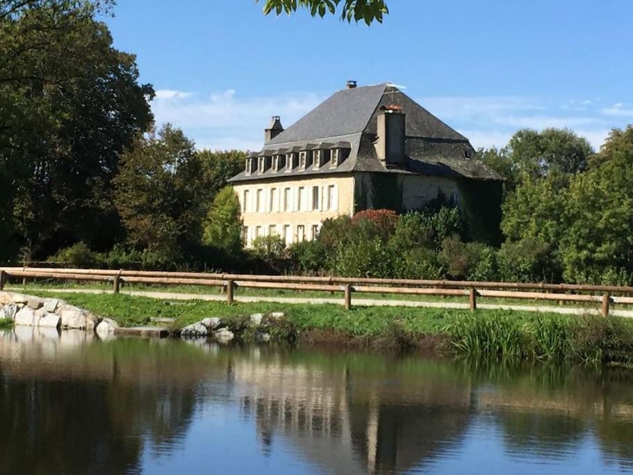 Belle et confortable demeure du XVII ème siècle House in Auvergne-Rhône-Alpes