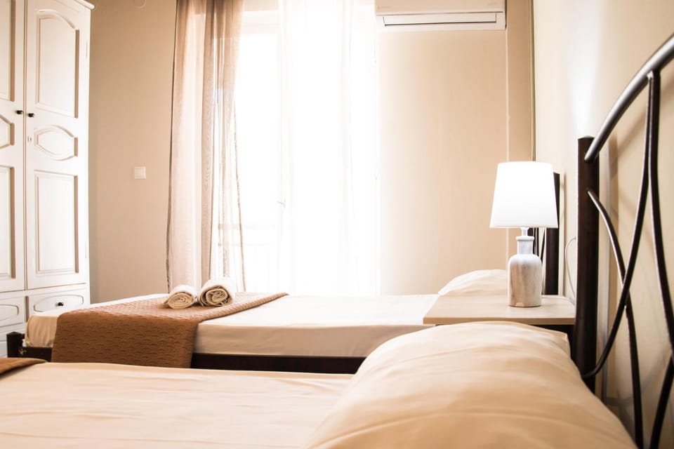 Bed, Bedroom, air conditioner