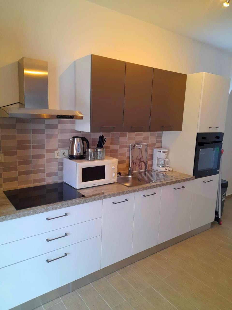 Coffee/tea facilities, Kitchen or kitchenette, minibar, pet friendly
