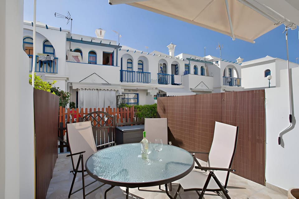 Patio, Dining area